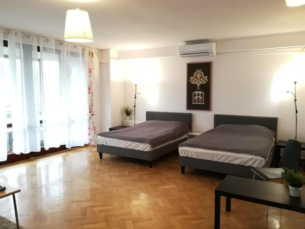 Center Warsaw - Apartmenty Jana Pawla II Exterior photo