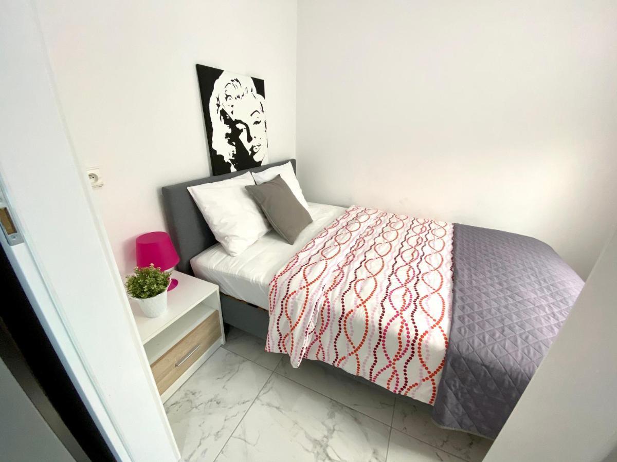 Center Warsaw - Apartmenty Jana Pawla II Exterior photo